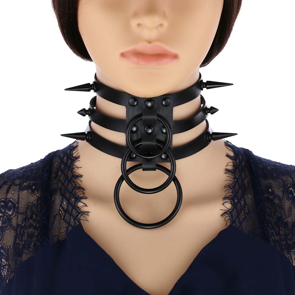 قلادة شوكر جلدية سوداء بمسامير - مراجعة Women'S Emo Accessories وسعره